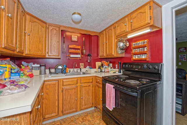 $549,500 | 100 Bally Bay Lane, Guilderland, NY 12009