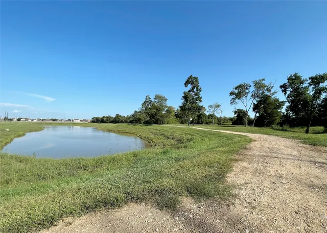 $349,587 | 8338 Bay Oaks Drive, Baytown, TX 77523