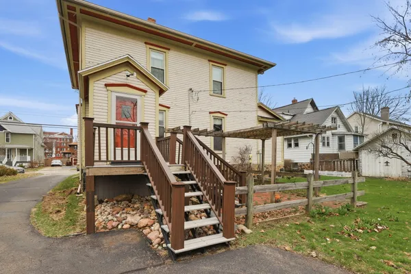 $170,000 | 312 Perry Street, Albion, MI 49224
