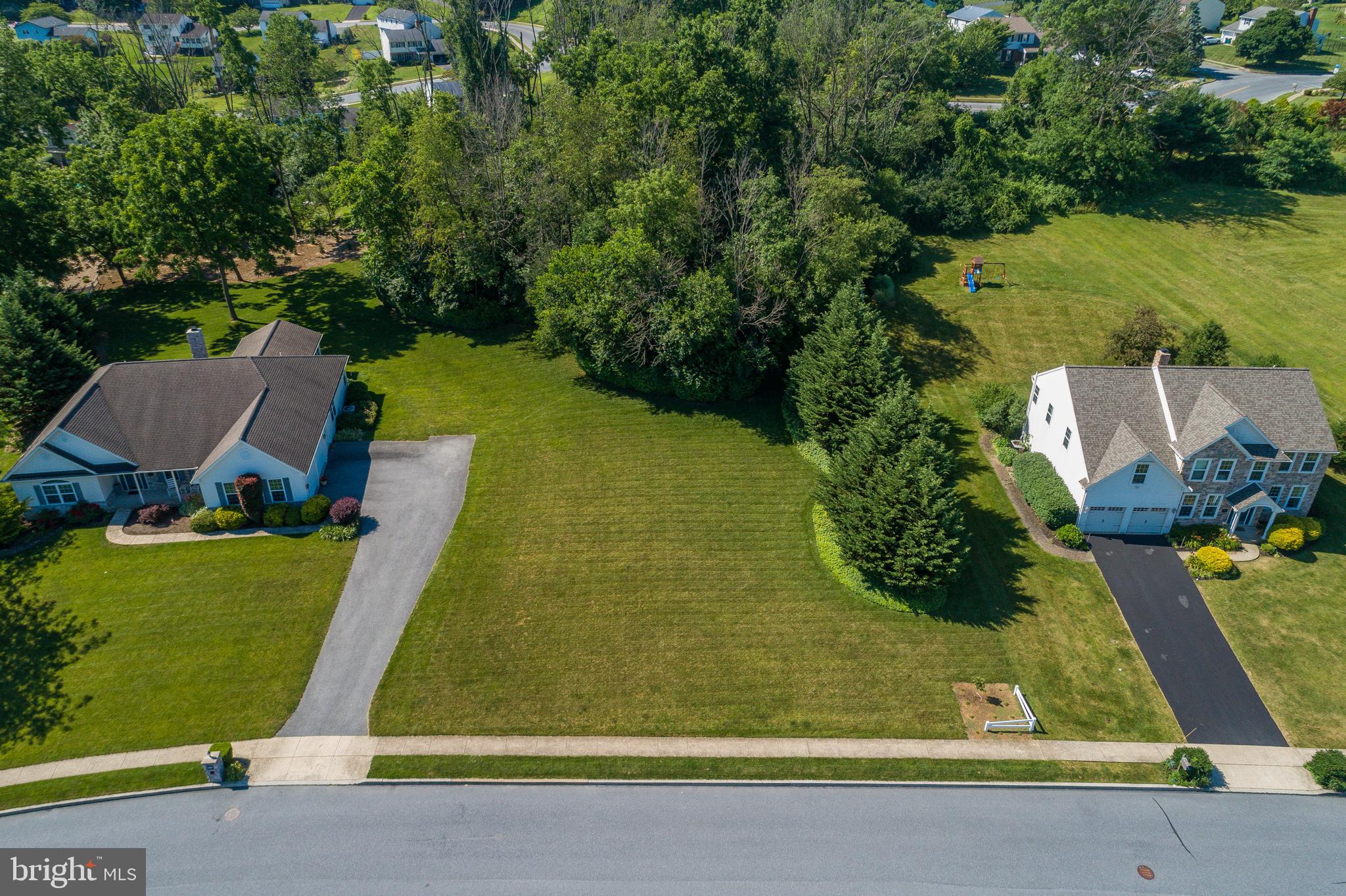 142 Herington Drive Sinking Spring, PA 19608 - Photo 4 of 11 Gallery Image 4