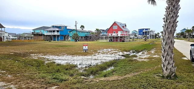 a view of an house with a outdoor space