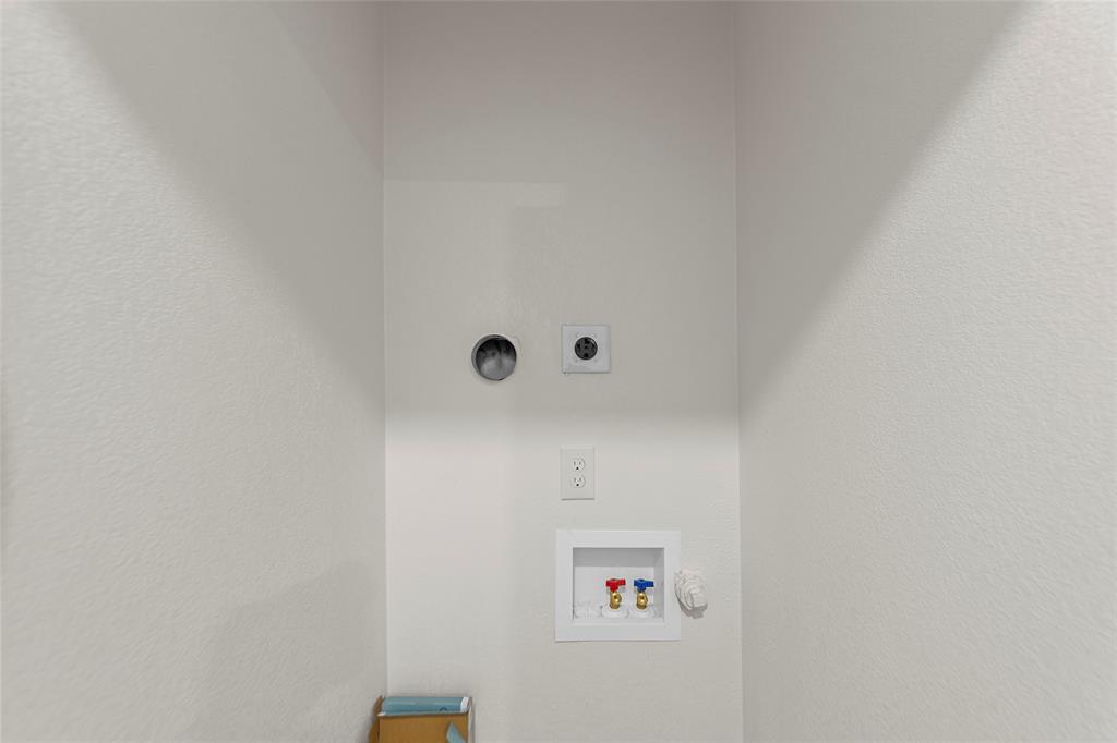 2945 Healey Drive Dallas, TX 75228 - Photo 18 of 38 a view of a white wall