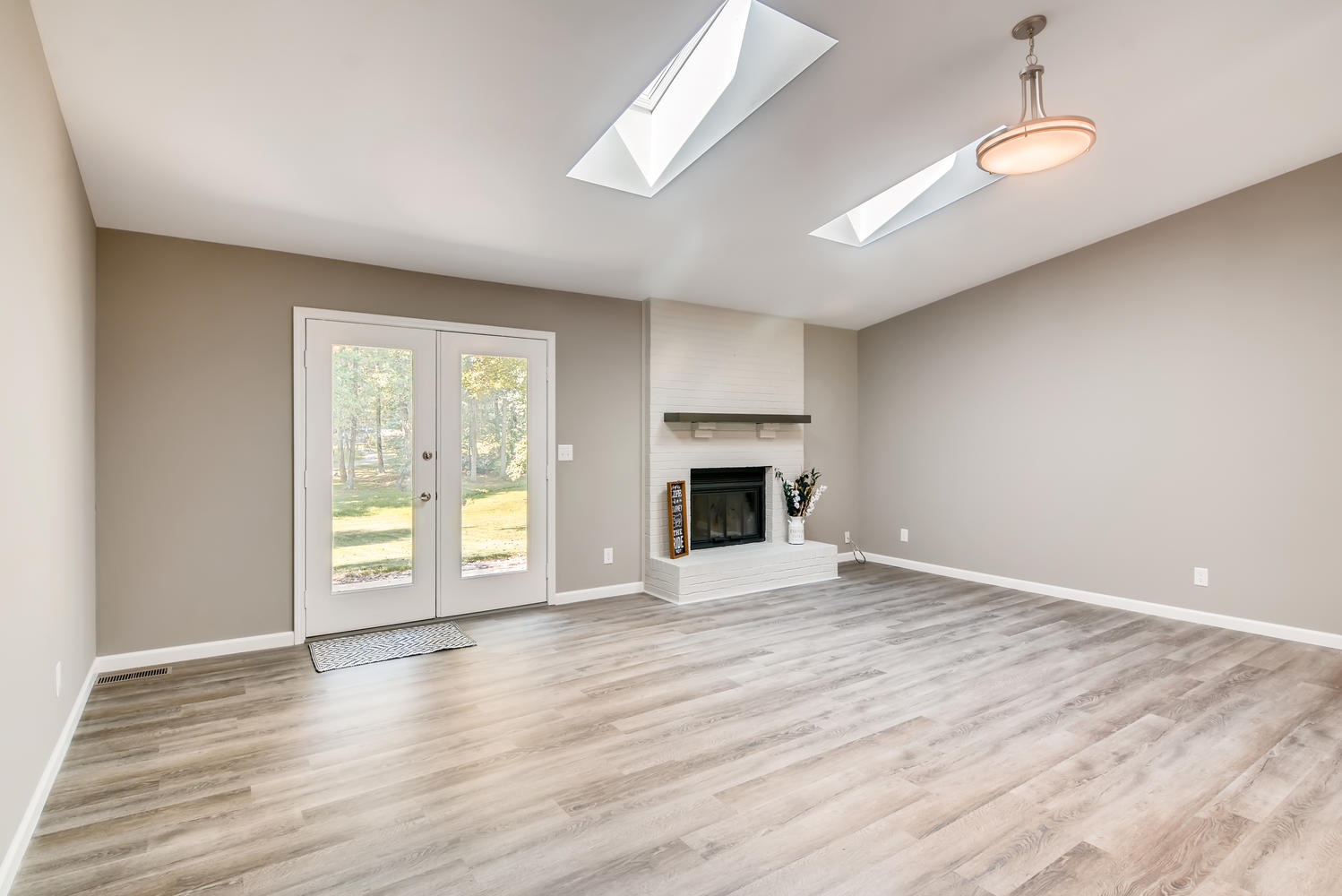 5755 Spring Corner Road Newburgh, IN 47630 - Photo 8 of 17