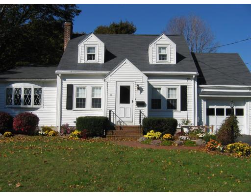 33 Greenacre Road Westwood, MA 02090 - Photo 1 of 17 Gallery Image 1