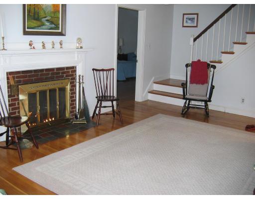 33 Greenacre Road Westwood, MA 02090 - Photo 4 of 17 Gallery Image 4