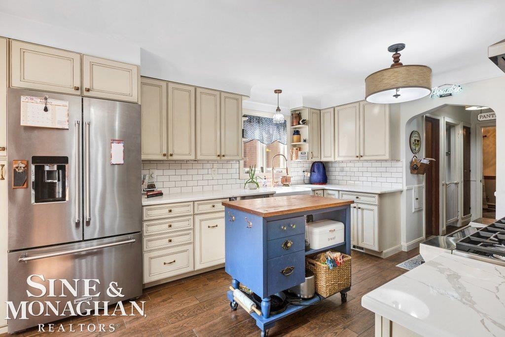 348 McMillan Road Grosse Pointe, MI 48236 - Photo 10 of 35 50050416-9.JPG