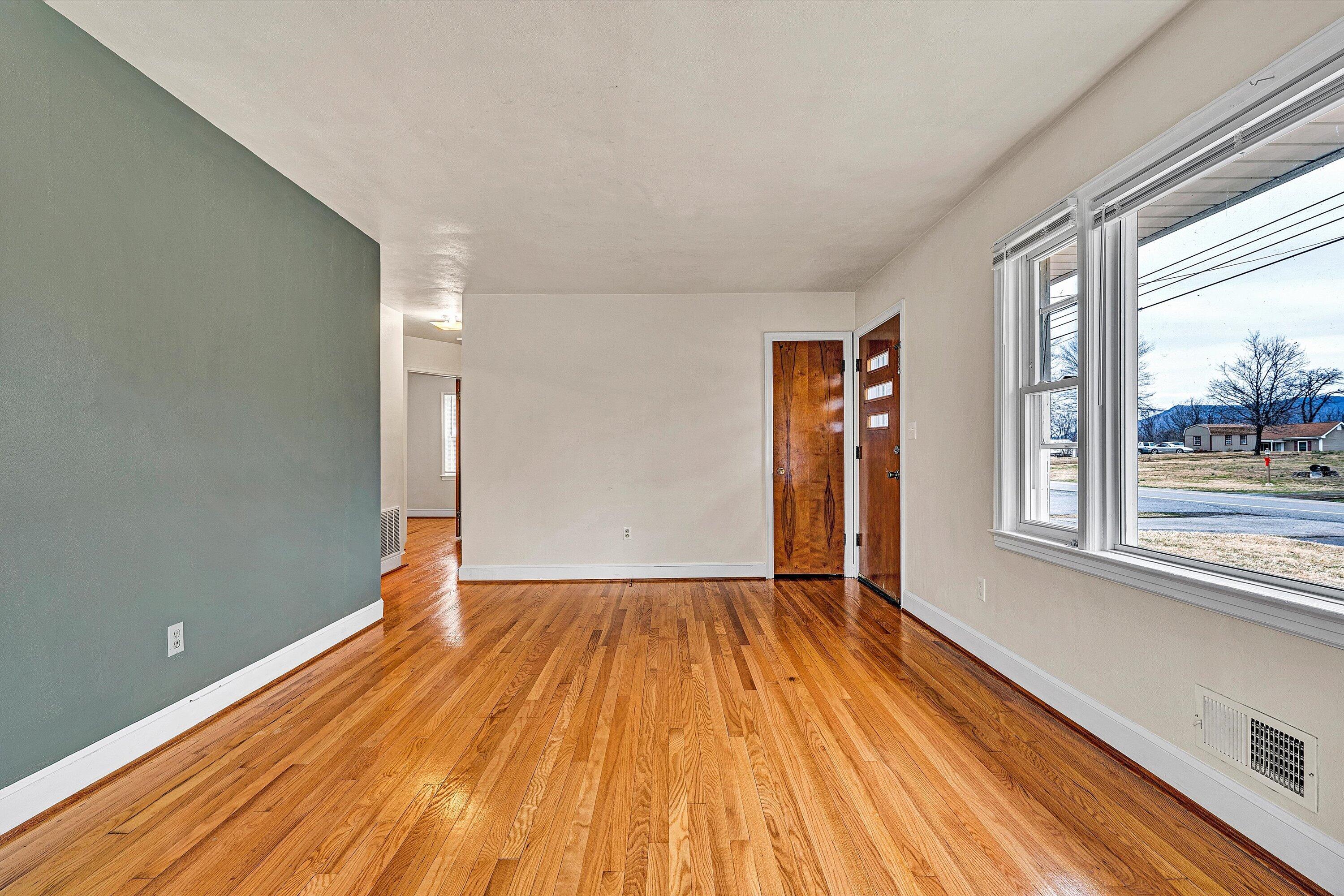 5120 Florist Road Roanoke, VA 24012 - Photo 4 of 14 5120 Florist