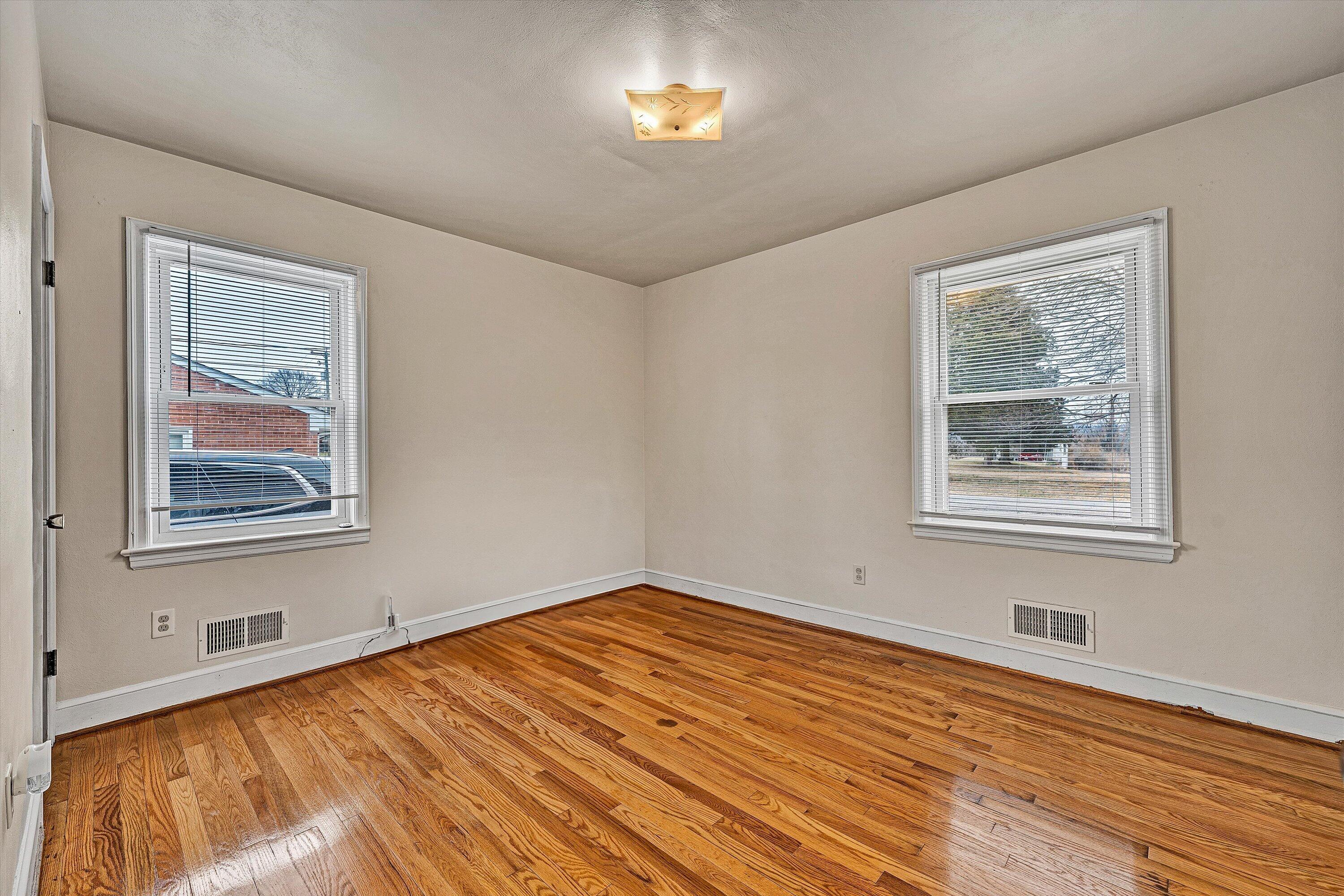 5120 Florist Road Roanoke, VA 24012 - Photo 5 of 14 Bedroom 1