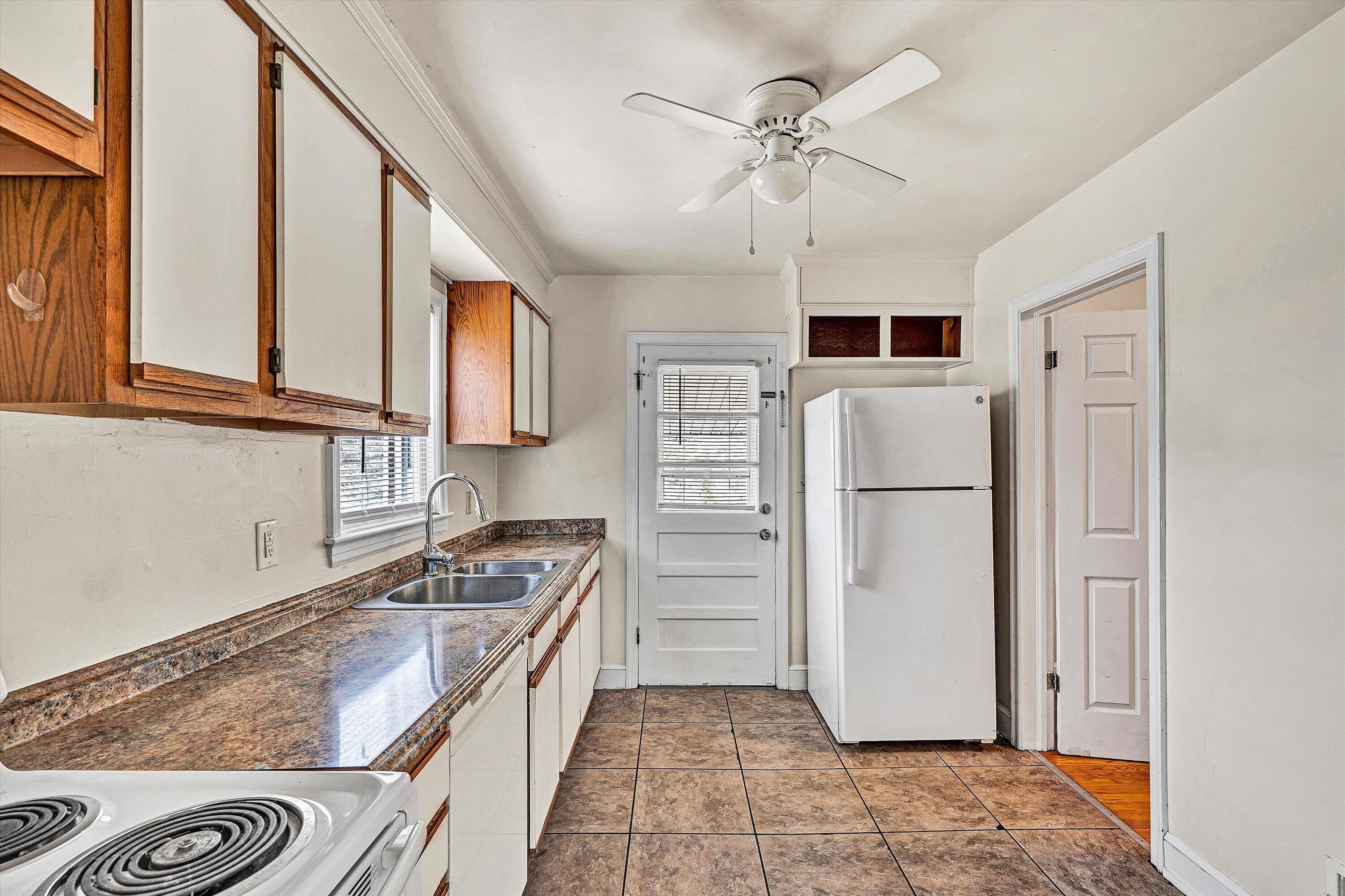 5120 Florist Road Roanoke, VA 24012 - Photo 9 of 14 5120 Florist