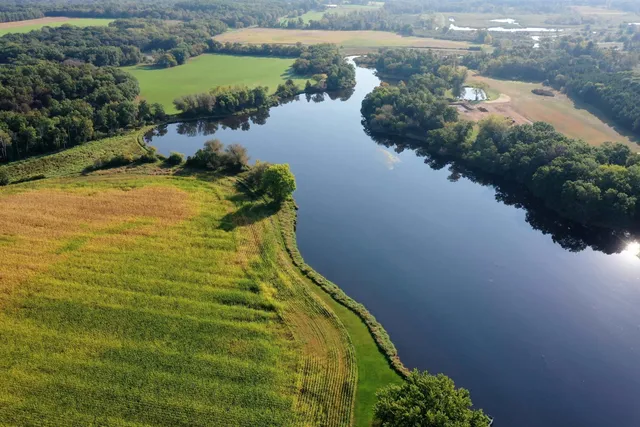 $899,900 | W5308 County Road, Rio, WI 53960