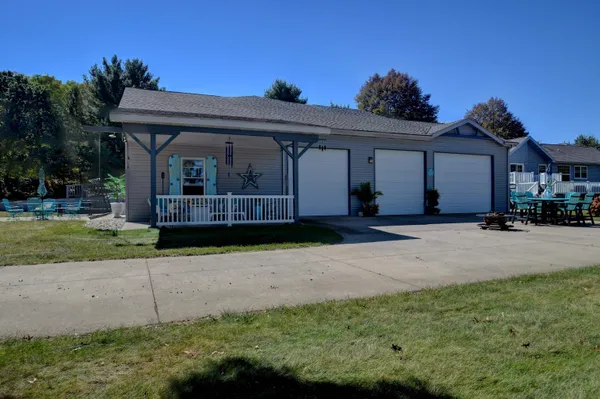$849,900 | W5308 County Road, Rio, WI 53960