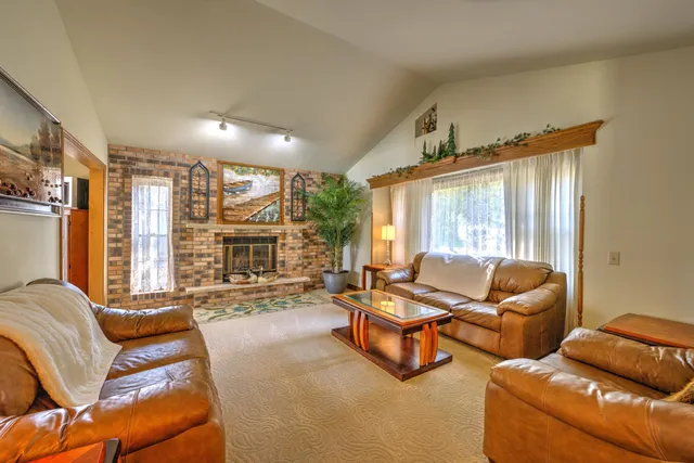 $899,900 | W5308 County Road, Rio, WI 53960