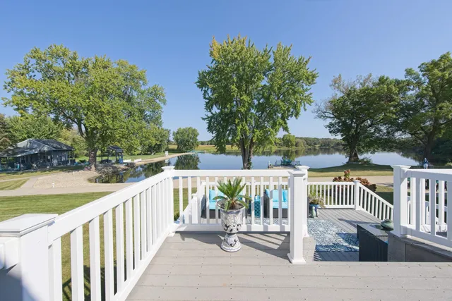 $899,900 | W5308 County Road, Rio, WI 53960