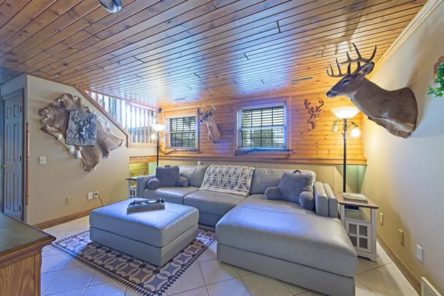 $899,900 | W5308 County Road, Rio, WI 53960