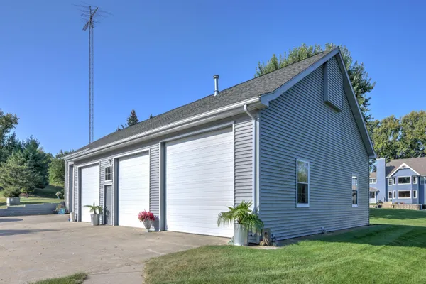 $849,900 | W5308 County Road, Rio, WI 53960