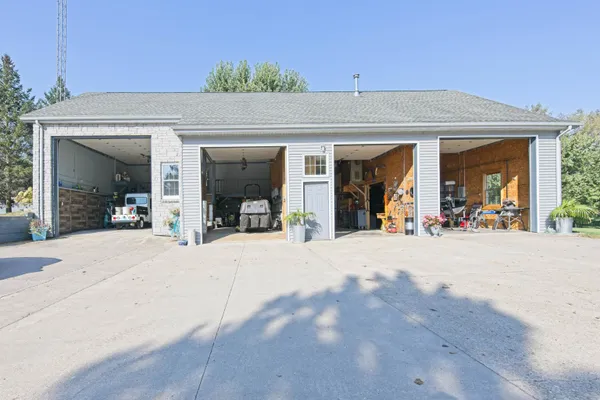 $849,900 | W5308 County Road, Rio, WI 53960