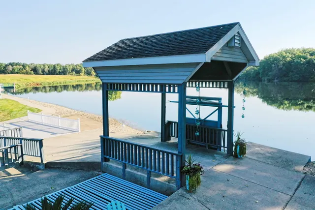 $899,900 | W5308 County Road, Rio, WI 53960