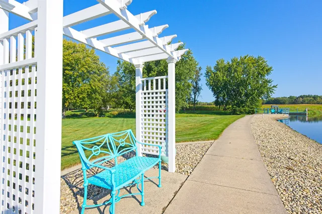 $899,900 | W5308 County Road, Rio, WI 53960