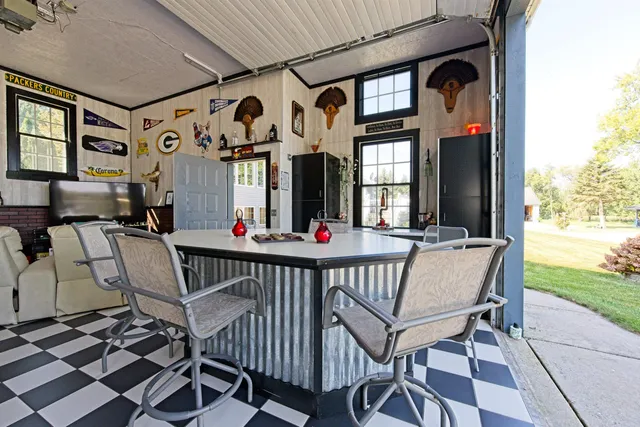 $899,900 | W5308 County Road, Rio, WI 53960