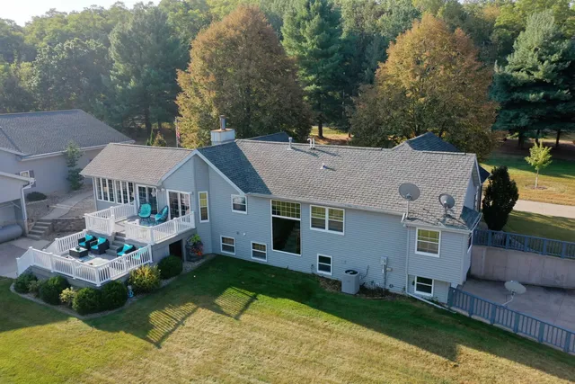 $899,900 | W5308 County Road, Rio, WI 53960