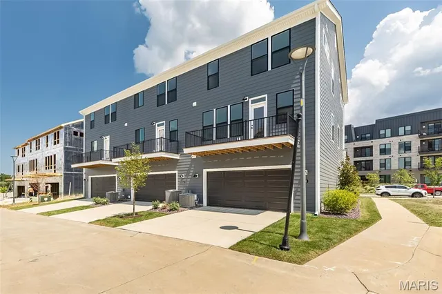 $676,900 | 314 Indigo Court, Unit 37302, Chesterfield, MO 63005