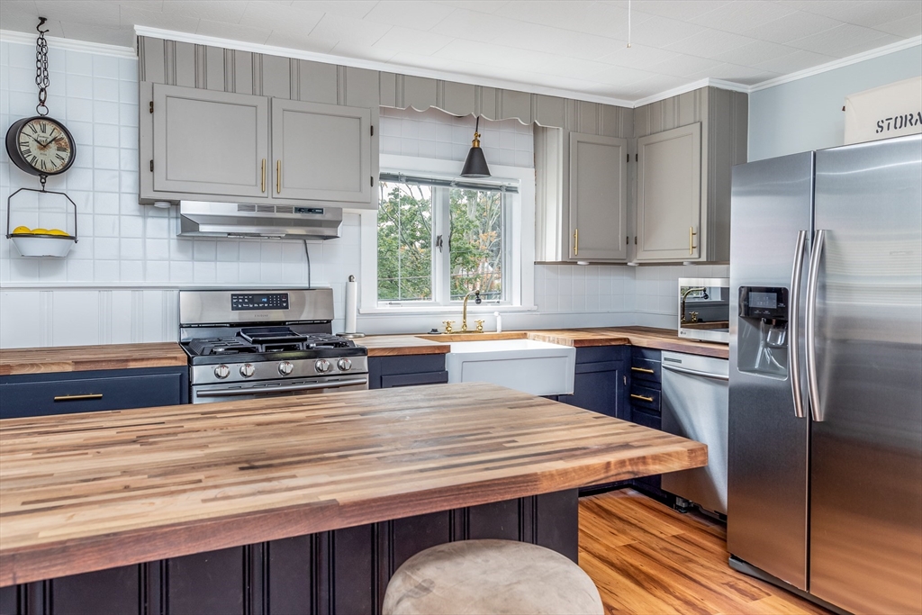 53 Sewall Street Marblehead, MA 01945 - Photo 12 of 26