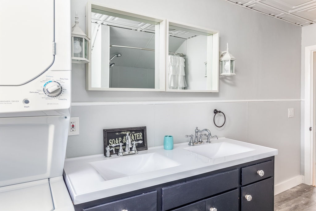 53 Sewall Street Marblehead, MA 01945 - Photo 16 of 26
