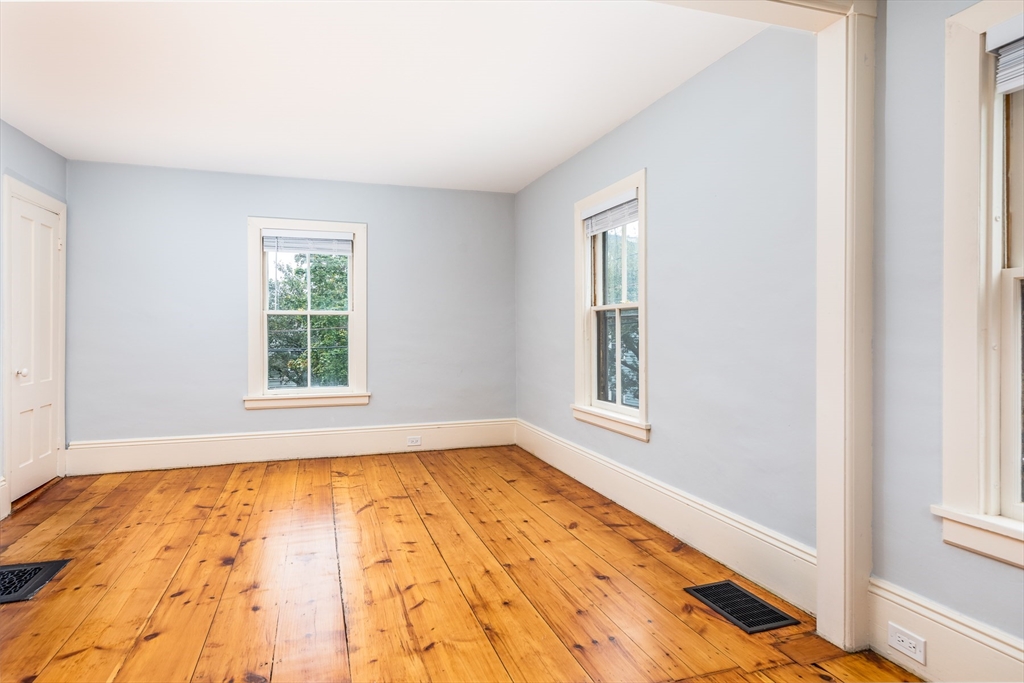 53 Sewall Street Marblehead, MA 01945 - Photo 8 of 26