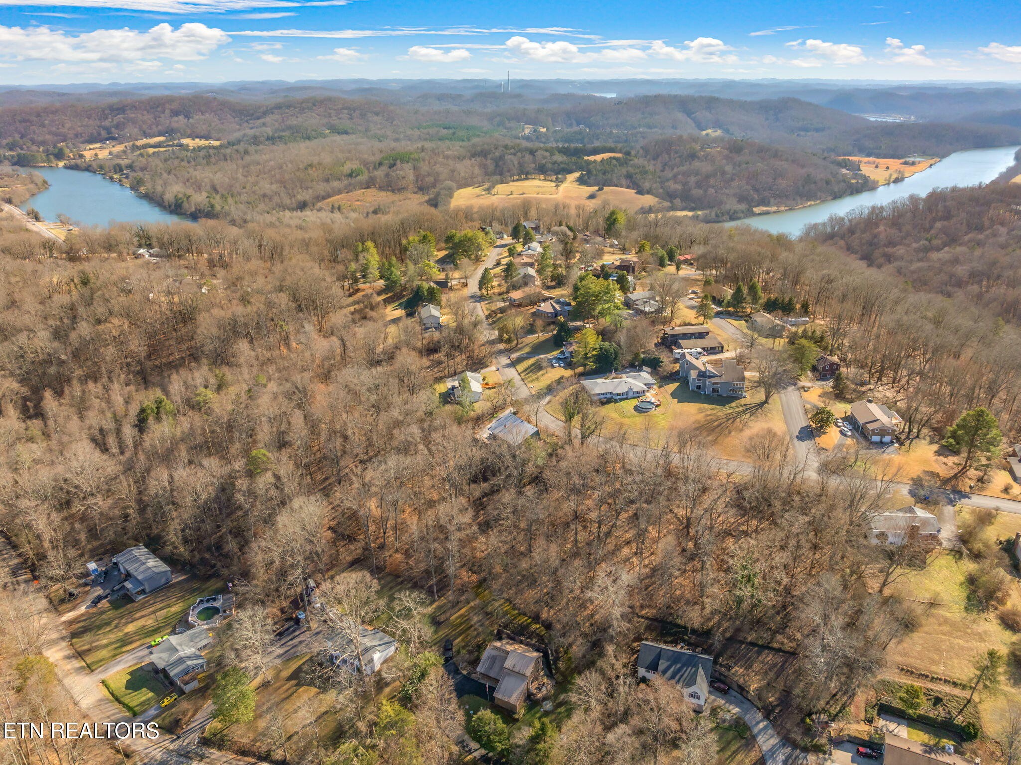 48 Orchard Knob Road Clinton, TN 37716 - Photo 13 of 29