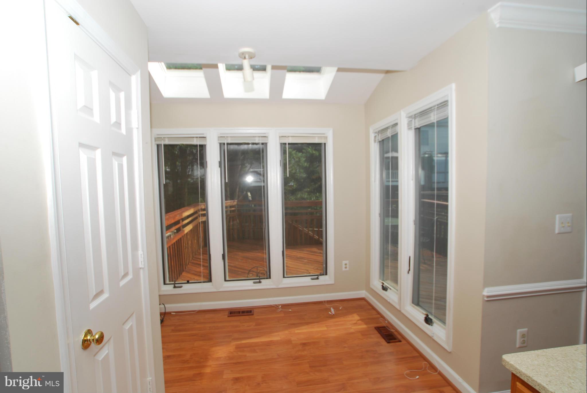20307 Cedarhurst Way Germantown, MD 20876 - Photo 7 of 20 Kitchen Breakfast Nook Overlooking Deck