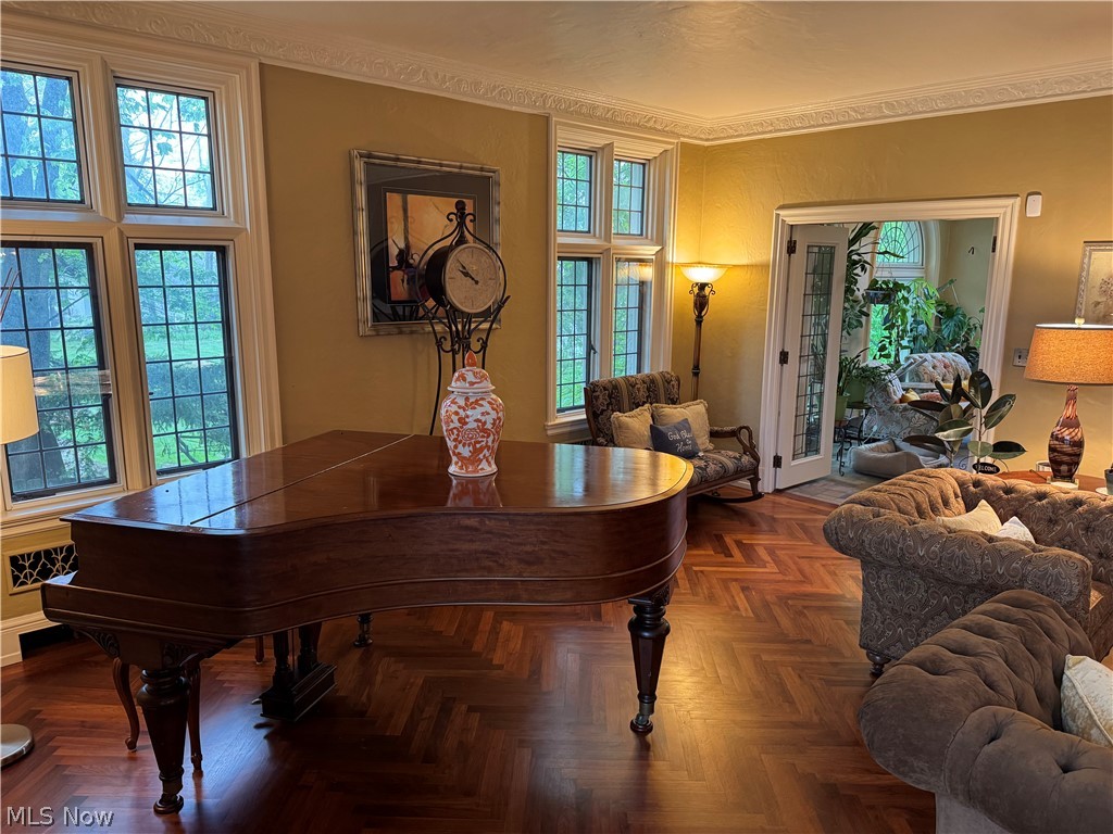 1617 Sheridan Road Cleveland, OH 44121 - Photo 8 of 33