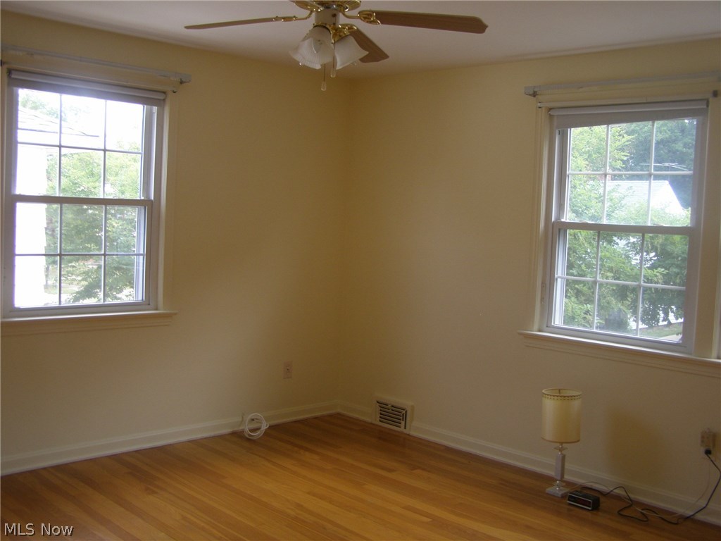 1122 Avondale Road Cleveland, OH 44121 - Photo 5 of 29