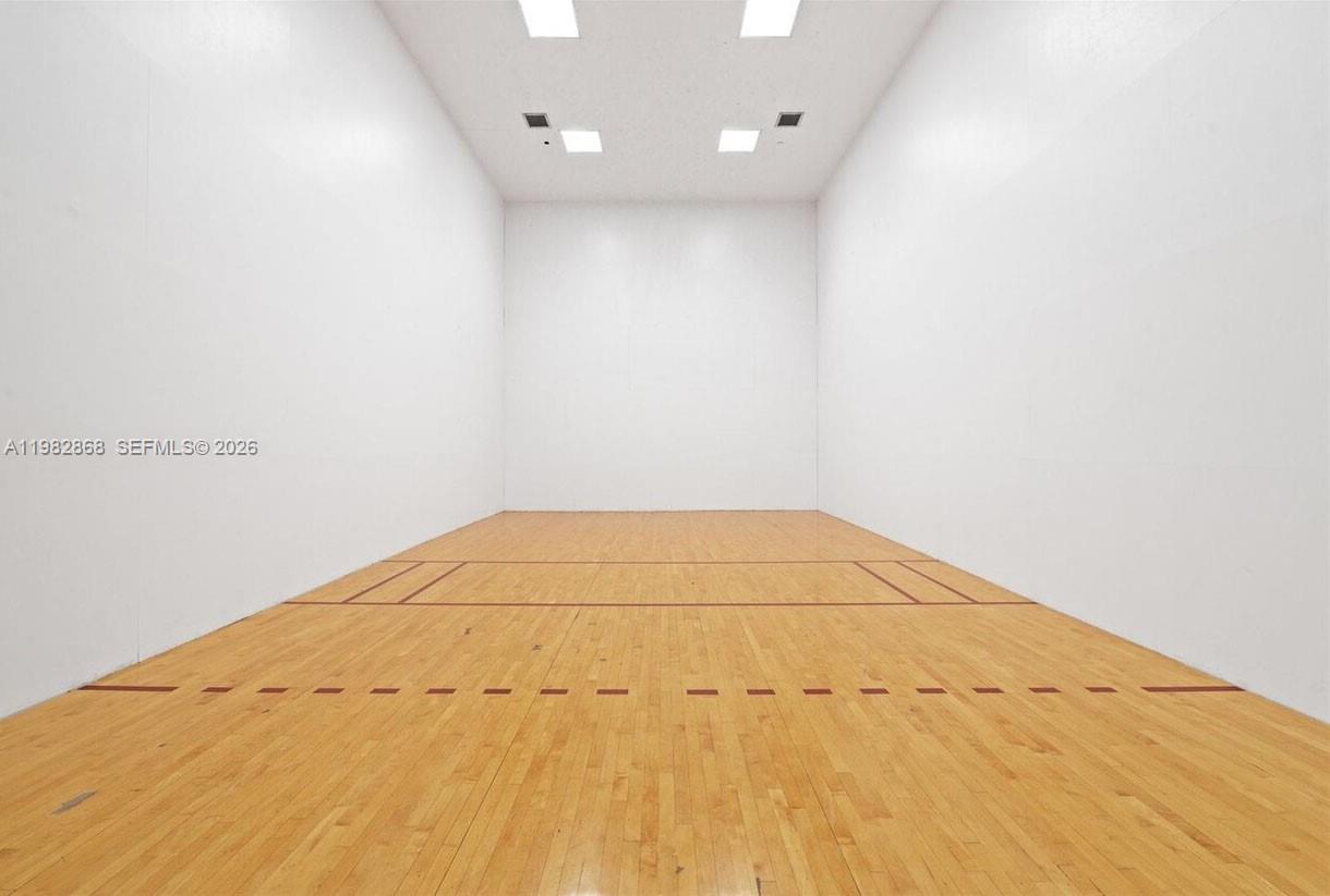 701 Brickell Key Boulevard, Unit 910 Miami, FL 33131 - Photo 26 of 30 a view of empty room