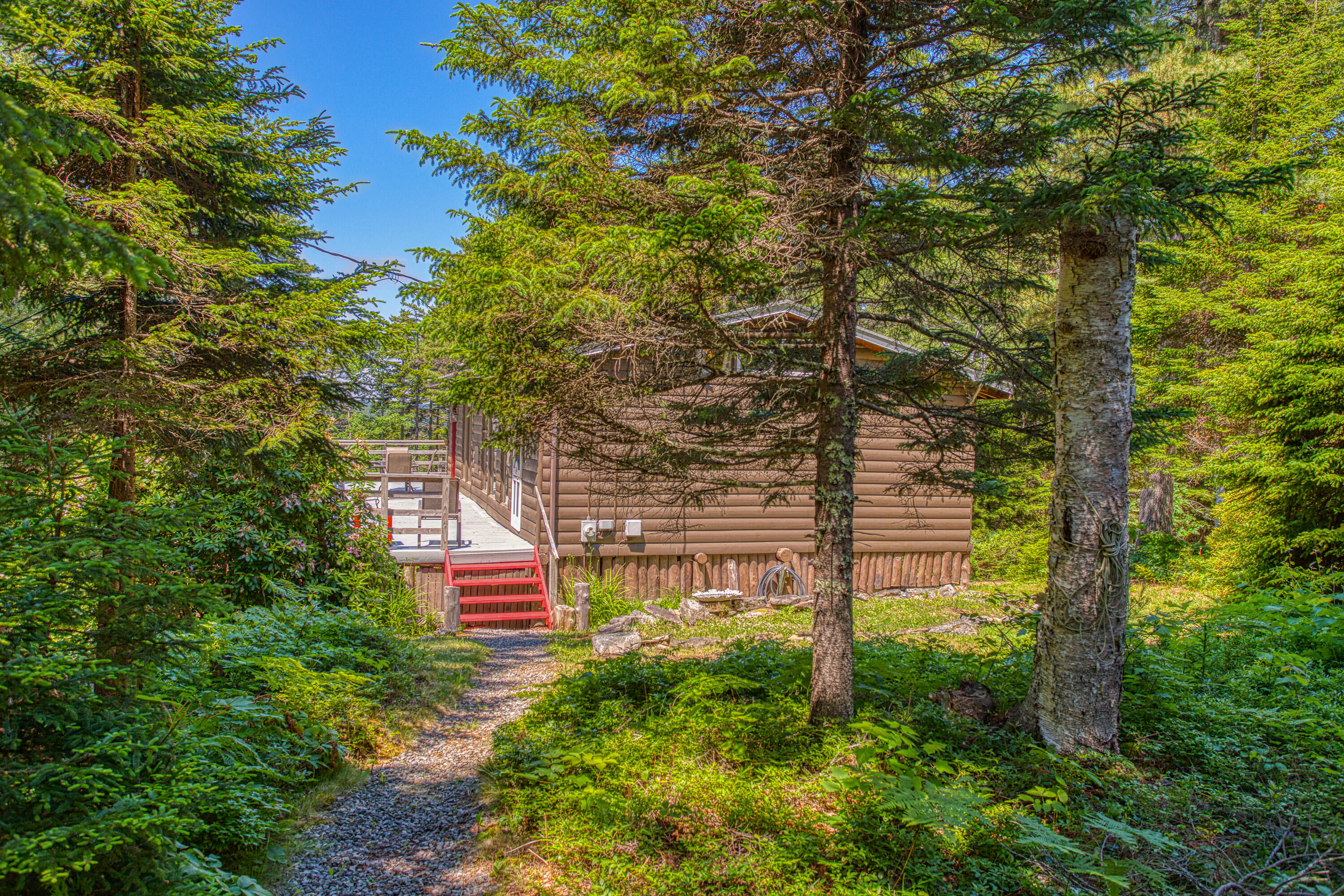 87 Crest Avenue Boothbay Harbor, ME 04538 - Photo 22 of 27 Shielded entry
