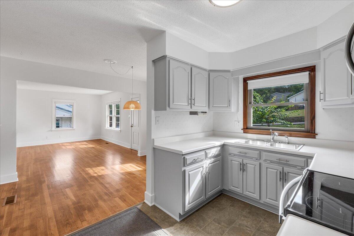 115 Laurel Drive Chattanooga, TN 37415 - Photo 14 of 43 20-DSC09320