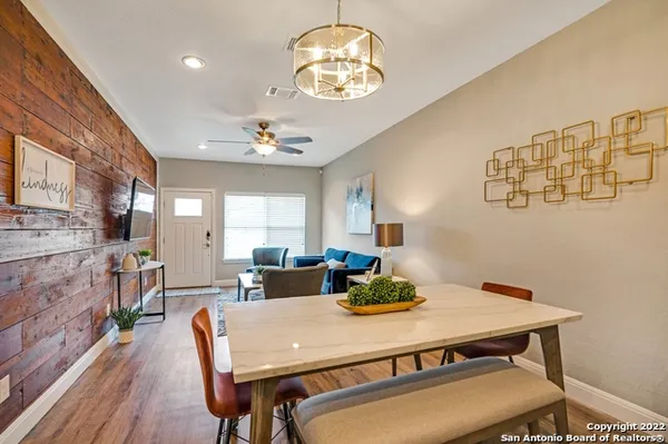 $1,550 | 223 Rudolph, San Antonio, TX 78202