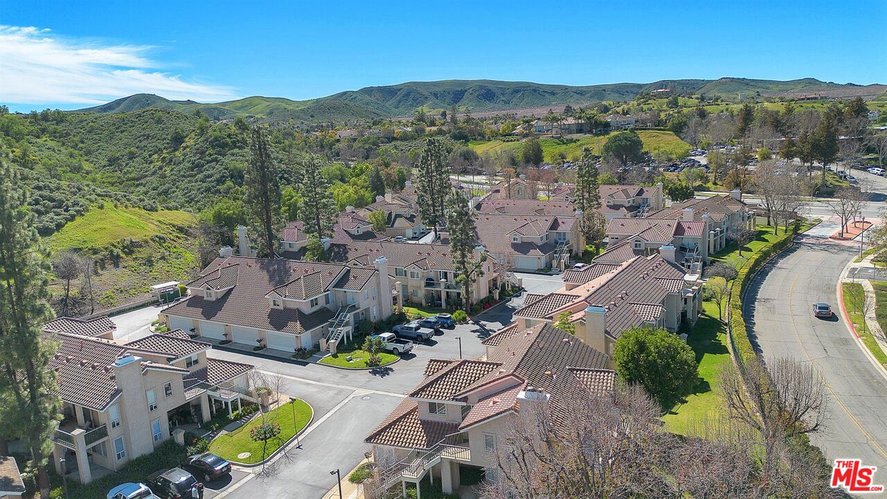 455 Kennerick Lane Simi Valley, CA 93065 - Photo 27 of 32