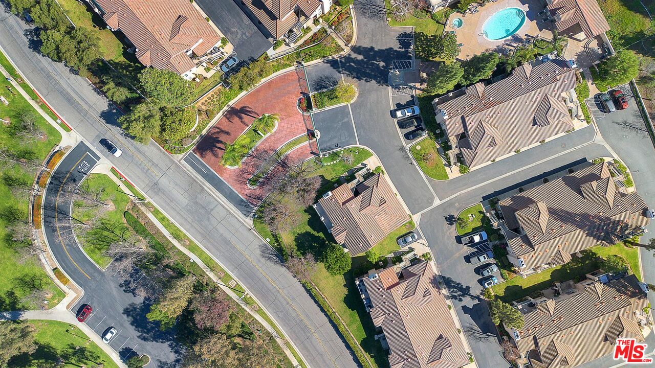 455 Kennerick Lane Simi Valley, CA 93065 - Photo 29 of 32