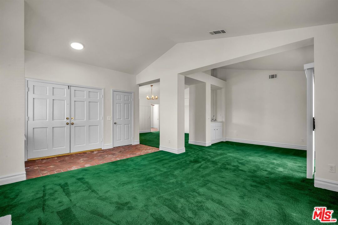 455 Kennerick Lane Simi Valley, CA 93065 - Photo 5 of 32