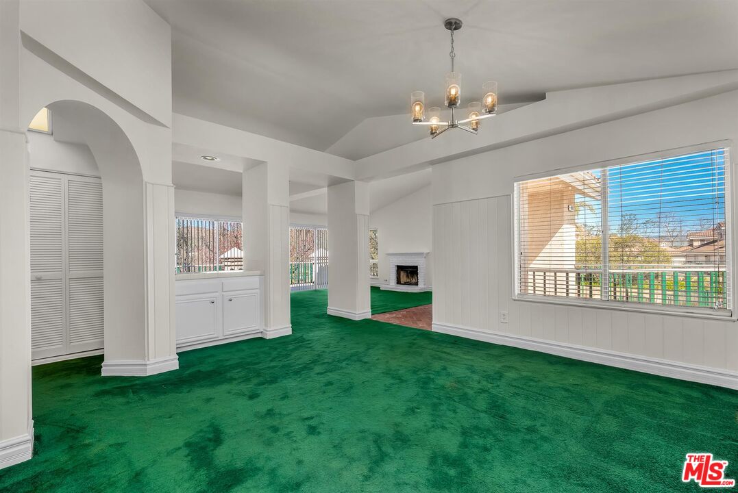 455 Kennerick Lane Simi Valley, CA 93065 - Photo 8 of 32