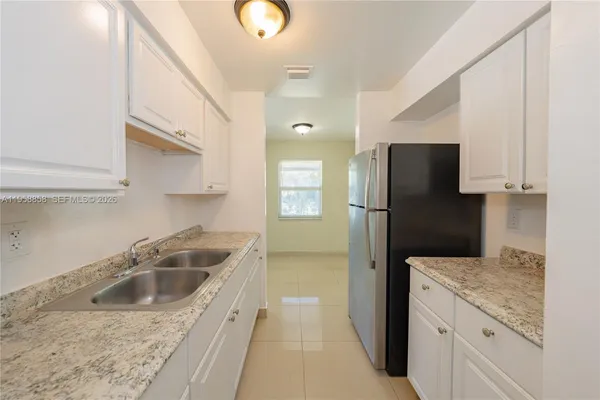 $1,800 | Kelsey City, Lake Park, FL 33403