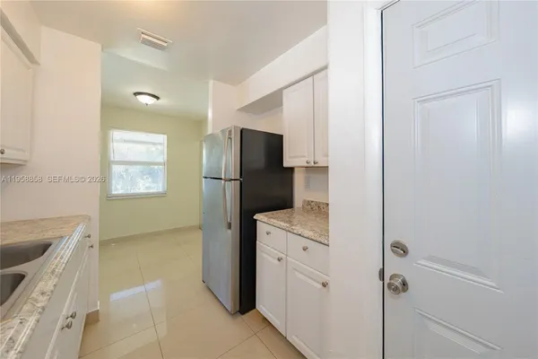 $1,800 | Kelsey City, Lake Park, FL 33403