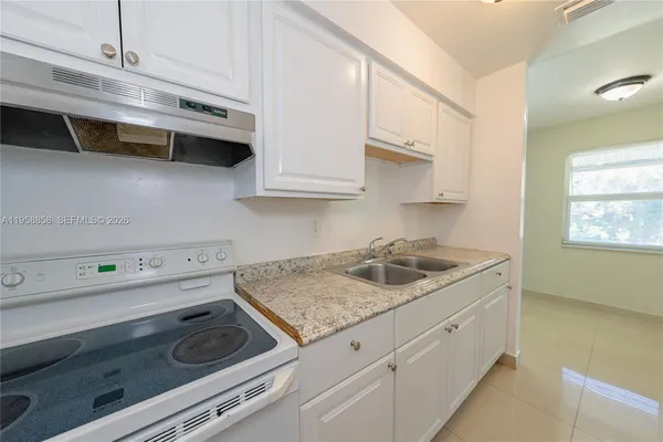 $1,800 | Kelsey City, Lake Park, FL 33403