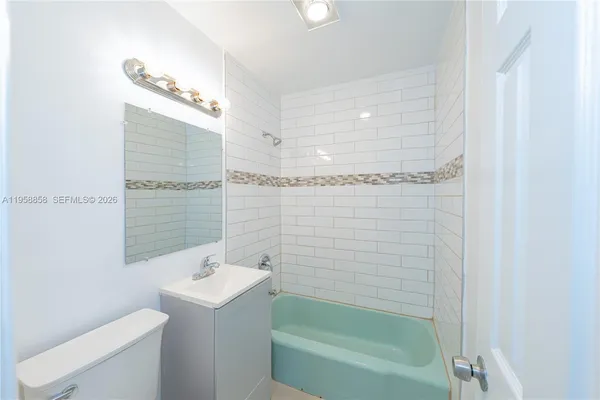 $1,800 | Kelsey City, Lake Park, FL 33403