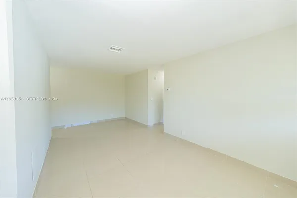 $1,800 | Kelsey City, Lake Park, FL 33403