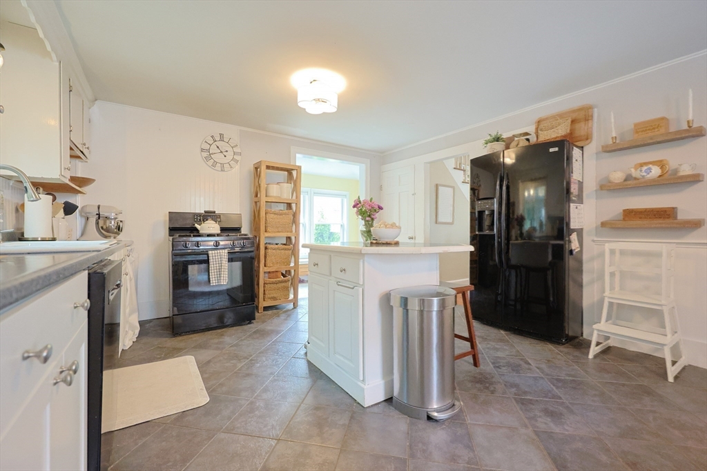 43 Thompson Street Maynard, MA 01754 - Photo 11 of 35