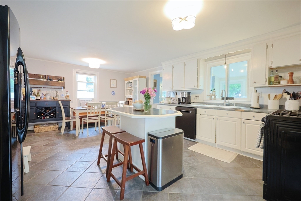 43 Thompson Street Maynard, MA 01754 - Photo 12 of 35