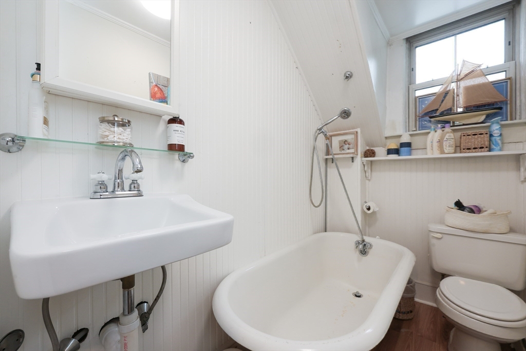 43 Thompson Street Maynard, MA 01754 - Photo 23 of 35