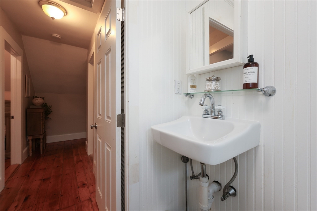 43 Thompson Street Maynard, MA 01754 - Photo 26 of 35