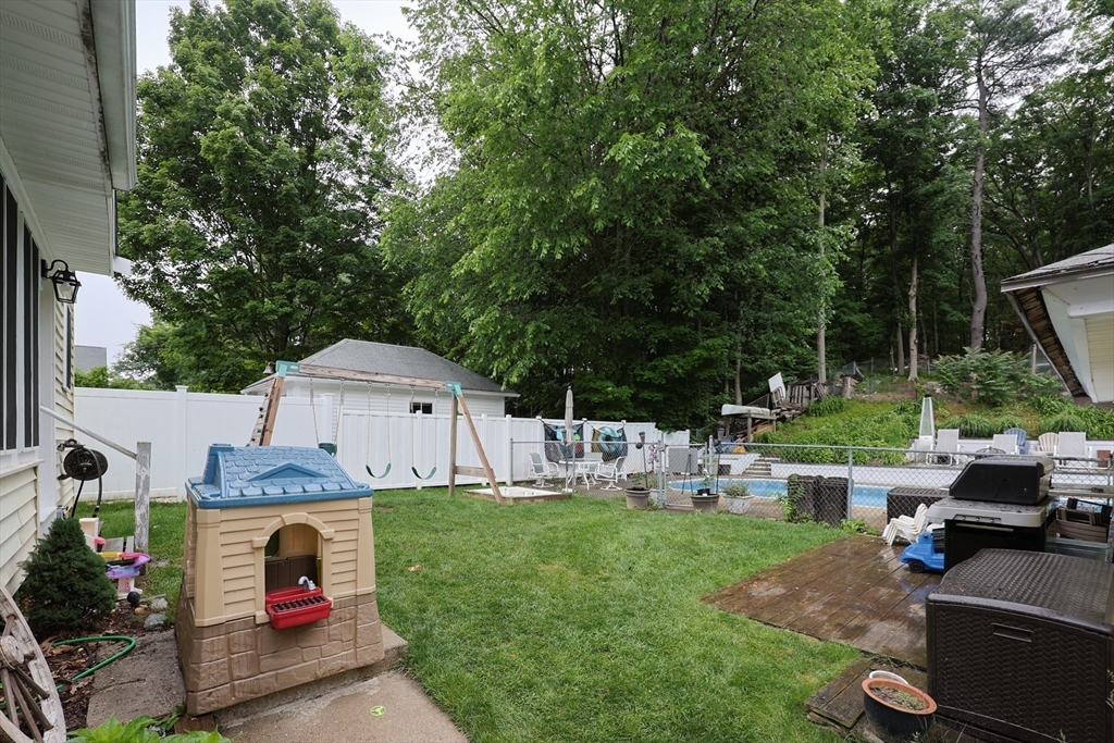 43 Thompson Street Maynard, MA 01754 - Photo 33 of 35